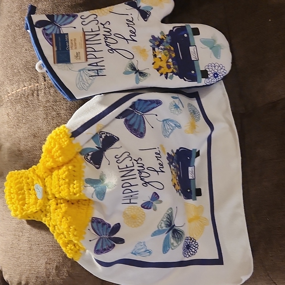 Crochet topper hanging dishtowel